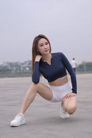 兄弟聚集看然而你干炮还出手帮忙