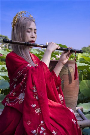 狂挠女董事长脚心