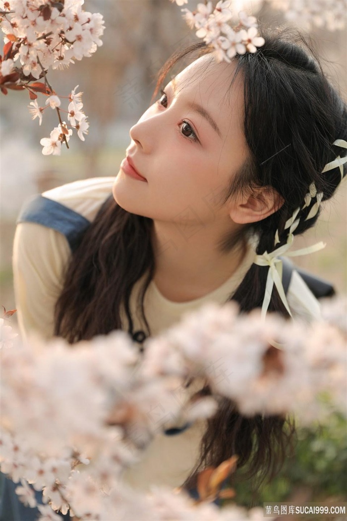 女教师光屁股被调教