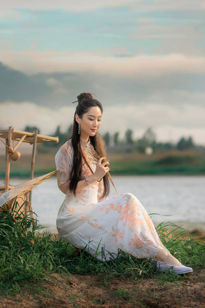 紧身裤美女被啪啪大屁股高清