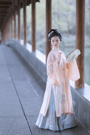 全部脱掉裤子露j免费看