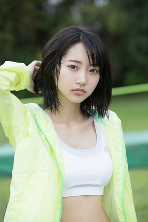 揉捏女同学的两个乳房