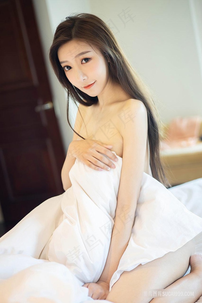 花瓶炮灰又被团宠了